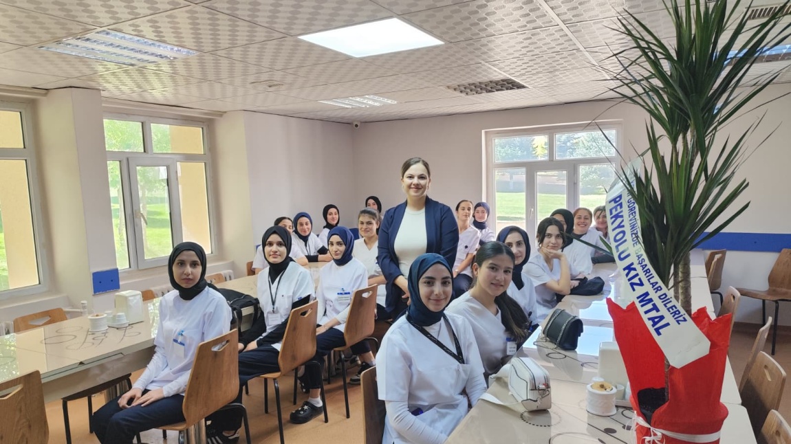 İpekyolu Kız Meslek Öğrencilerimiz Hastane Stajına Başladı